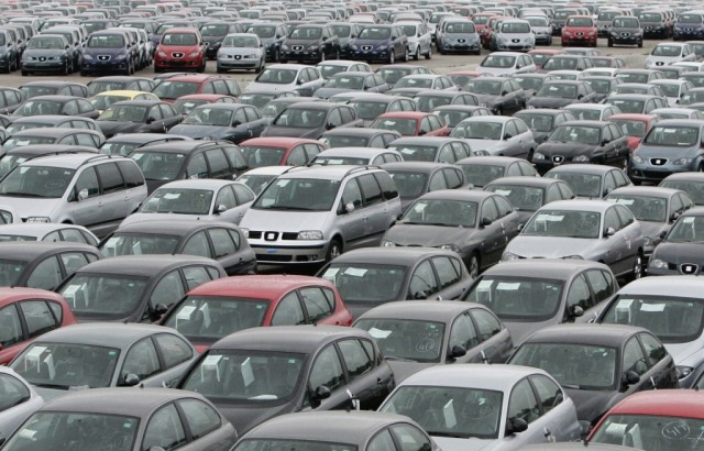 Países europeus intervencionados lideram venda de carros na Europa