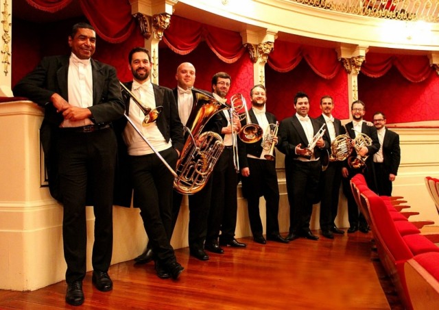 MadBrass & Percussão dão música na Assembleia