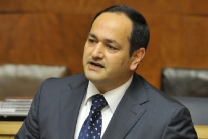 CDS/PP-M desafia PSD a explicar porque quer deixar de comemorar 25 de Novembro
