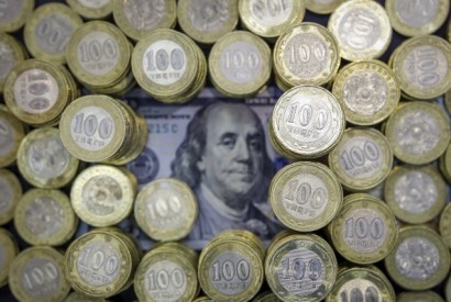 Dólar já vale o dobro nas ruas de Luanda e a taxa muda de manhã e à tarde