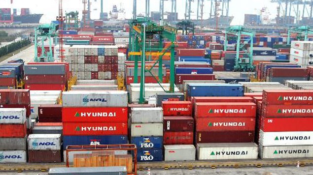 Operadores do Porto de Lisboa acusam estivadores em greve de instalarem o caos