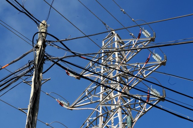Consumo de electricidade mantém-se praticamente inalterado em 2015