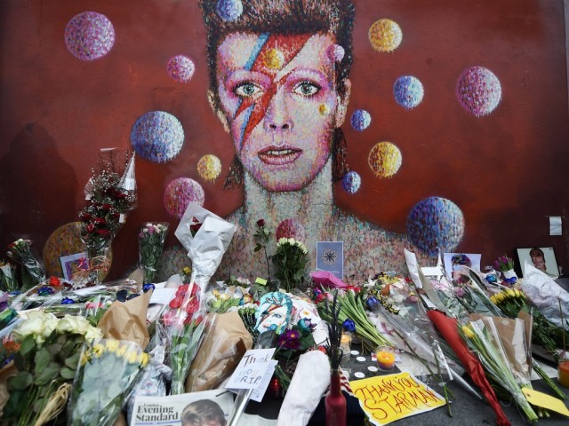 Família de David Bowie vai fazer cerimónia privada em memória do cantor