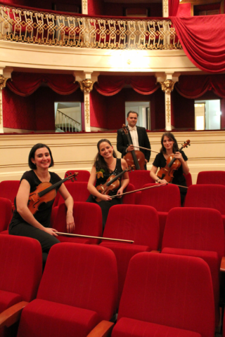 Quarteto de Cordas dá música no Reids
