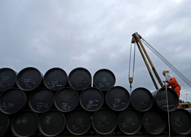 Petróleo da OPEP nos 23,58 dólares atinge valor mais baixo desde abril de 2003