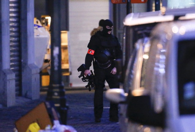 Mais dois detidos em Bruxelas relacionados com atentados de Paris