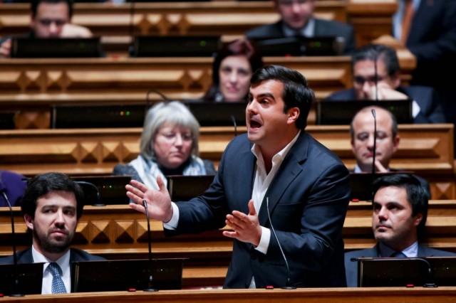 PSD acusa Governo de estar refém da troika de esquerda