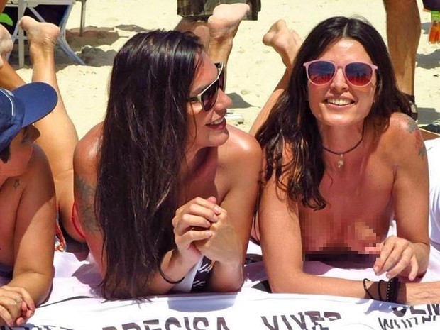 Toplessaço no Brasil reúne musas e chama à atenção para o cancro da mama