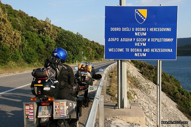 Bósnia-Herzegovina apresenta a 15 de Fevereiro pedido oficial de adesão à UE