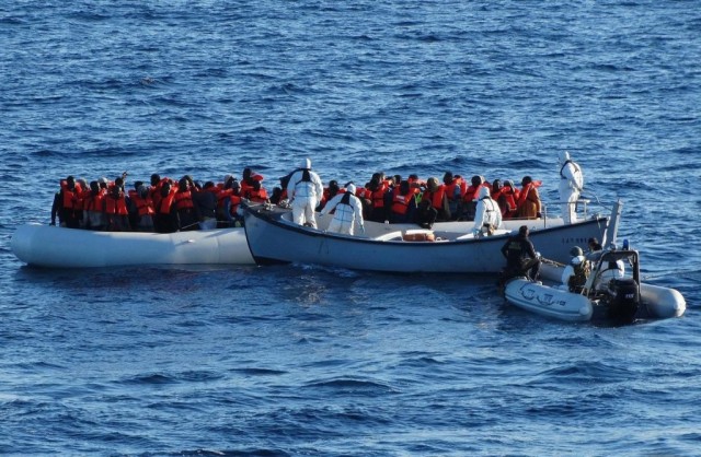 Resgatados 655 imigrantes nas últimas horas no Canal da Sicília