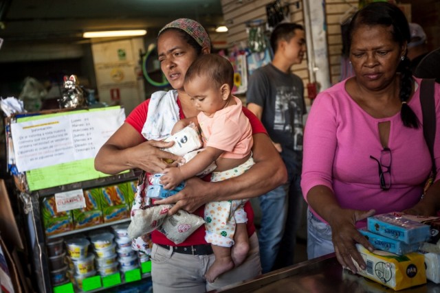 Farmacêuticos pedem a organismos internacionais que enviem medicamentos que faltam na Venezuela