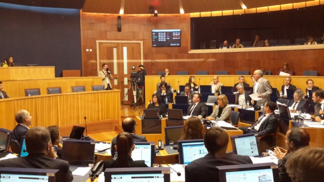 Assembleia debate aumento do salário mínimo