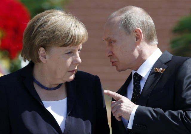 Merkel pede a Putin para intervir junto de separatistas do leste