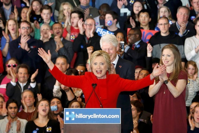 Democrata Hillary Clinton ganha à tangente na eleição de delegados no Iowa