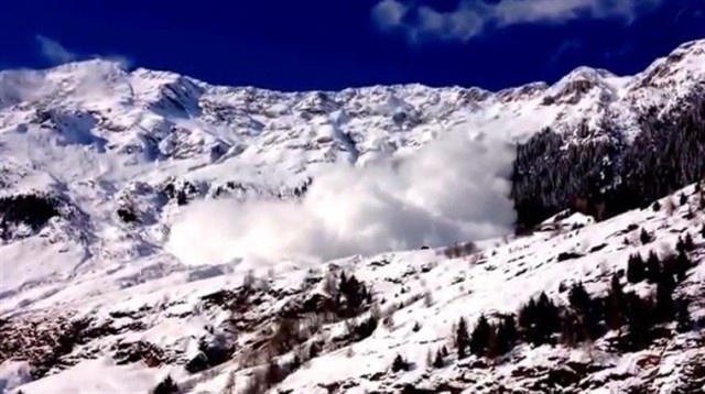 Dez soldados desaparecidos numa avalanche nos Himalaias, na Caxemira indiana