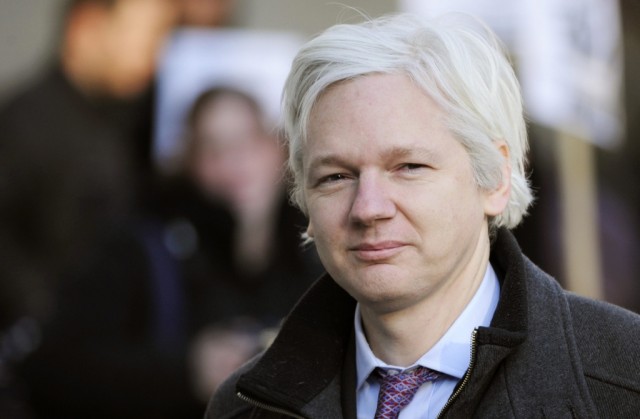 Assange aceita entregar-se se painel da ONU decidir que não foi preso arbitrariamente