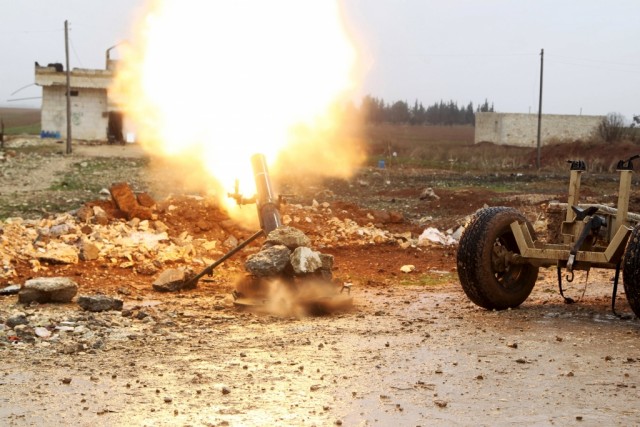 Turquia fechou fronteira com a Síria enquanto milhares fogem de Aleppo