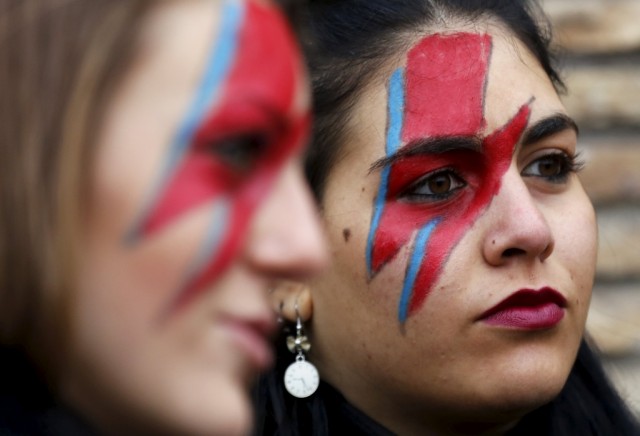 Bowie vende 15 mil bilhetes em museu num dia um mês após a sua morte