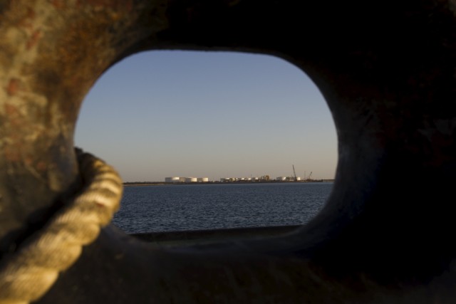 Irão vai enviar 4 milhões de barris de petróleo para a Europa