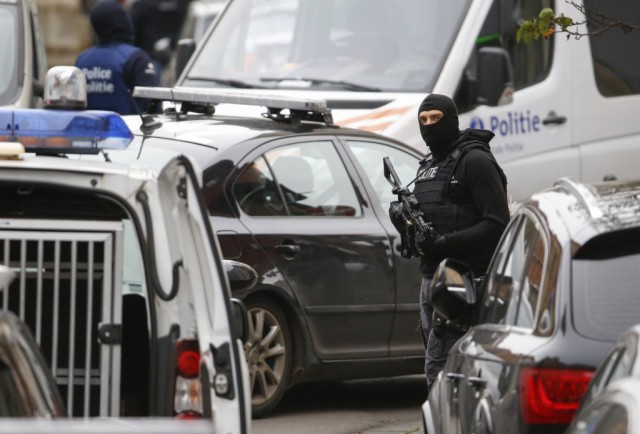 Dez detidos em Bruxelas em processo ligado a recrutamento para grupo Estado Islâmico