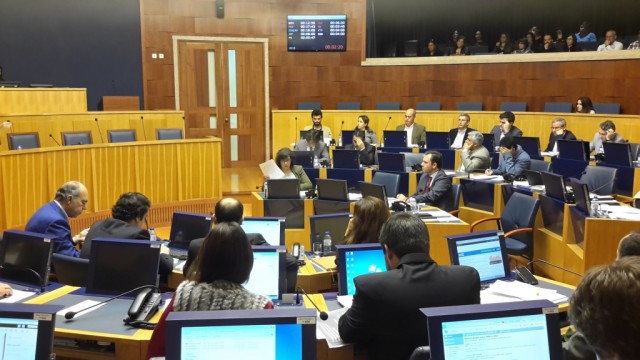 PSD diz que plano de saúde já existe, oposição pergunta por resultados