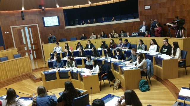 Parlamento Jovem debate assimetrias entre litoral e interior