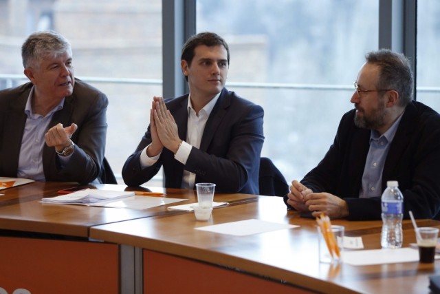 Socialistas espanhóis anunciam acordo com centristas do Ciudadanos