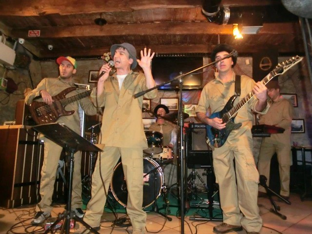 Cachaços da Junta apresentam-se sábado no Rocha Mar Longe Bar