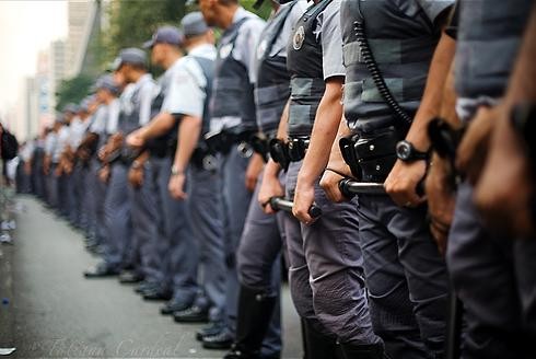 Embaixada está a acompanhar o caso dos 11 portugueses detidos no Brasil