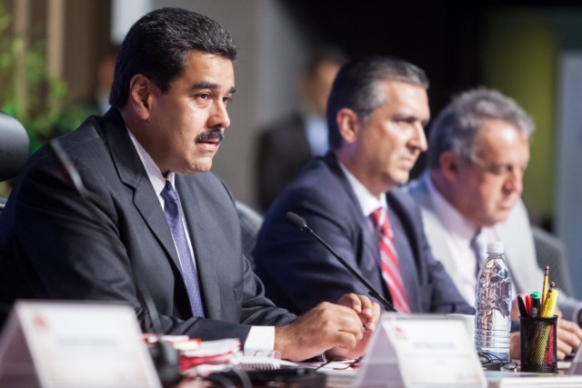 Oposição venezuelana prepara resposta ao tribunal que limitou poderes do parlamento