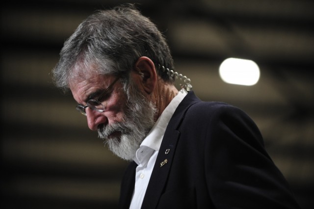 Coligação no poder na Irlanda vence eleições, mas sem maioria