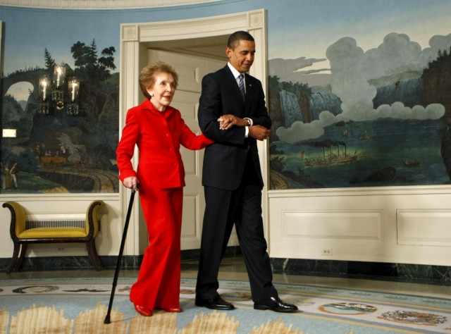 Obama afirma que Nancy Reagan redefiniu papel de primeira dama