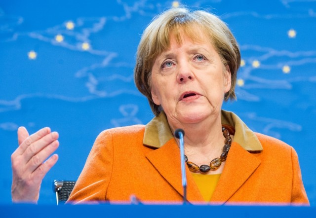 Merkel defende agravamento da leis do asilo