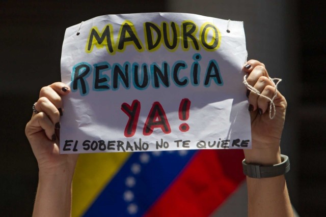 Venezuelanos manifestaram-se para pedir a renúncia do Presidente Nicolás Maduro