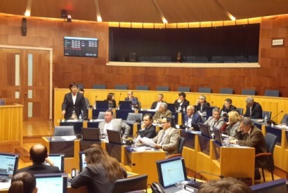 CDS e PCP acusam a maioria de cumprimentar com chapéu alheio