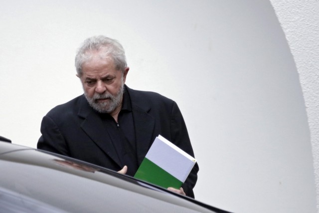 Ex-Presidente brasileiro Lula da Silva aceita pasta da Casa Civil no Governo