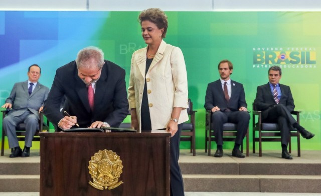 Dois feridos em manifestações pró e contra Governo em Brasília