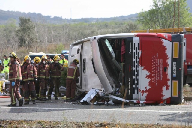 Número de vítimas mortais em acidente em Tarragona revisto em baixa para 13