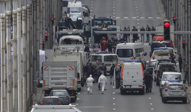 Duas operações policiais a decorrer em Bruxelas, uma perto de Maalbeek