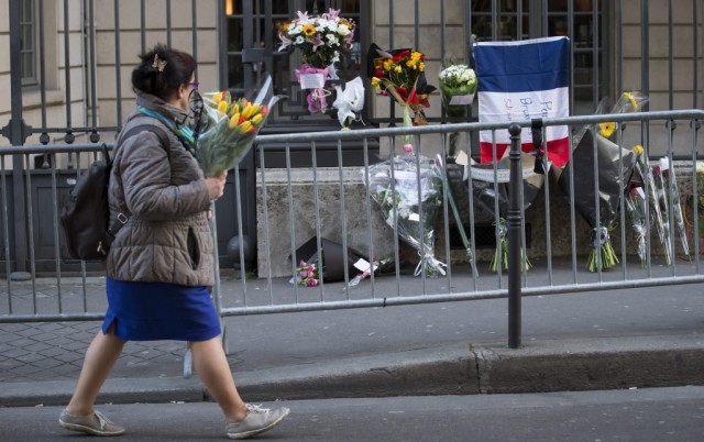Cérebro suspeito de organizar ataques de Paris quer ser extraditado para França