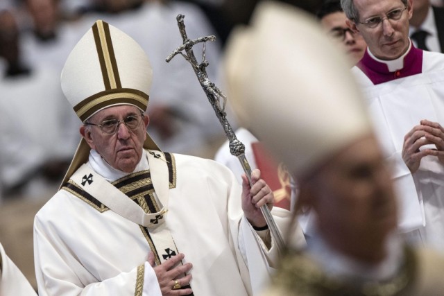 Papa Francisco lavou os pés a 11 refugiados de confissões diferentes