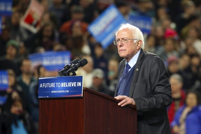 Bernie Sanders bate Hillary Clinton nas primárias democratas em Washington