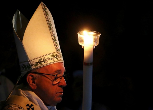 Papa pede aos fiéis que difundam a esperança ao mundo