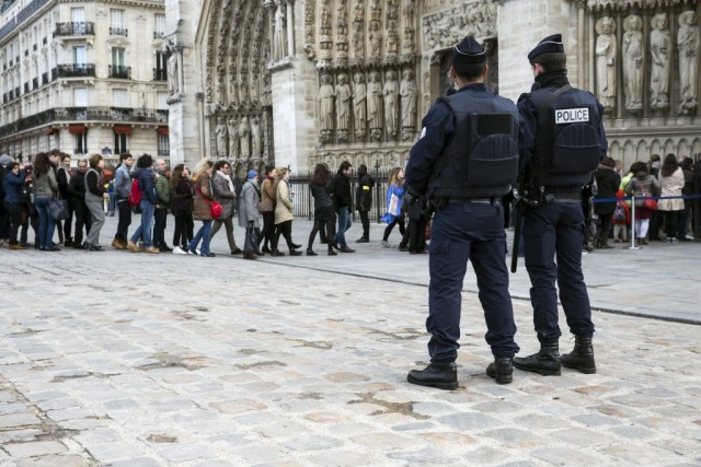 Polícia de choque prepara-se para intervir no centro de Bruxelas