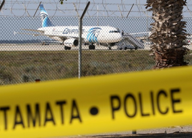 Sequestrador de avião egípcio detido
