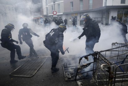 Mobilização maciça em França contra revisão de leis laborais