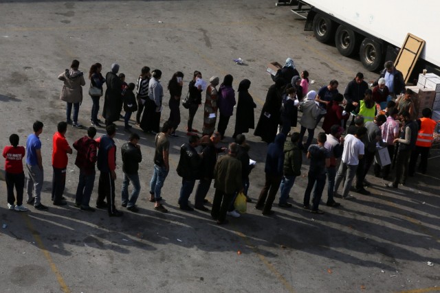Parlamento grego aprova nova legislação sobre asilo e reenvio de migrantes