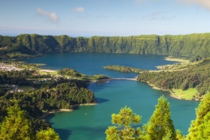 Galeria dos Portugueses Pioneiros da Imigração com Açores e Madeira em foco