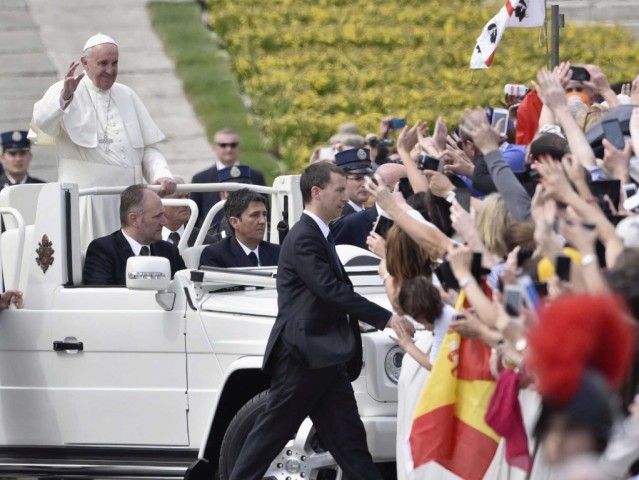Papa promove peditório na Europa para ajudar ucranianos