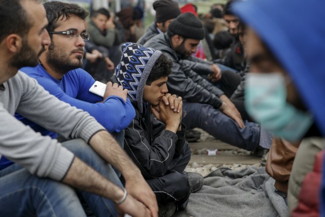 Manifestantes pró-refugiados envolvem-se em incidentes na fronteira italo-austríaca